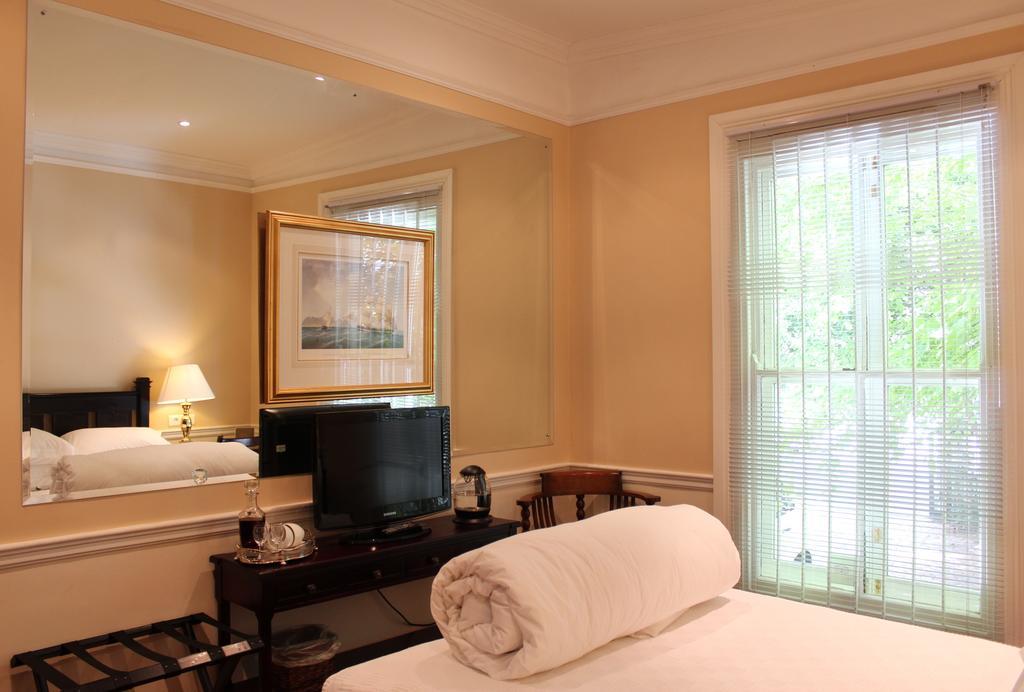 Tintagel Guest House Cape Town Room photo
